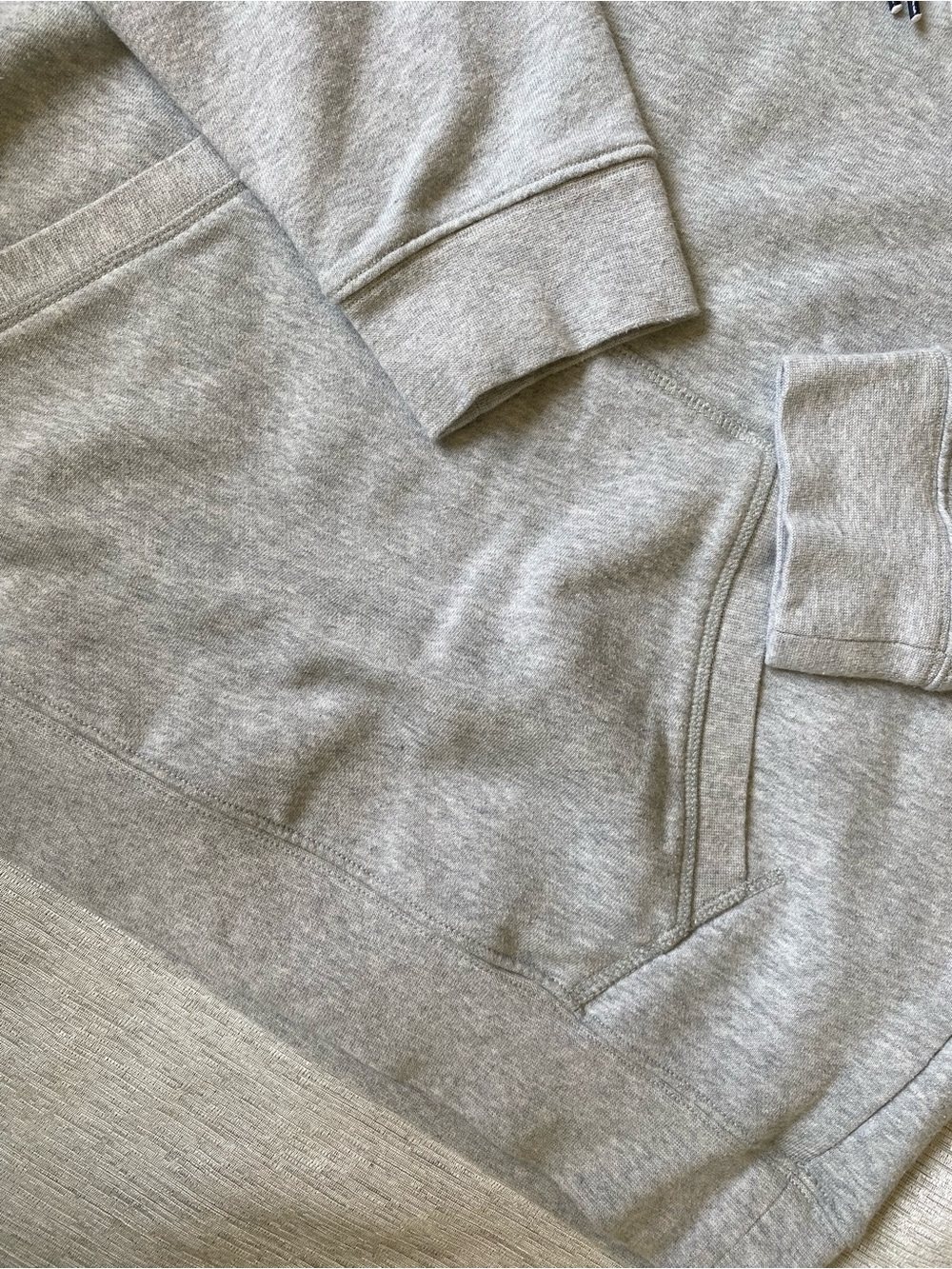 Nautica Men’s Light Gray Fleece Pullover Hoodie with Navy Logo - Picture 4 of 10